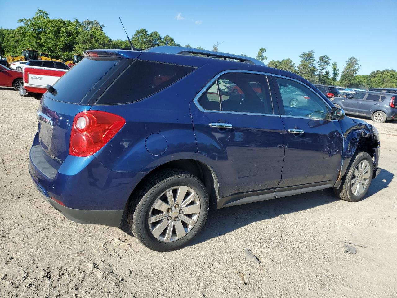 2010 Chevrolet Equinox - Image 3