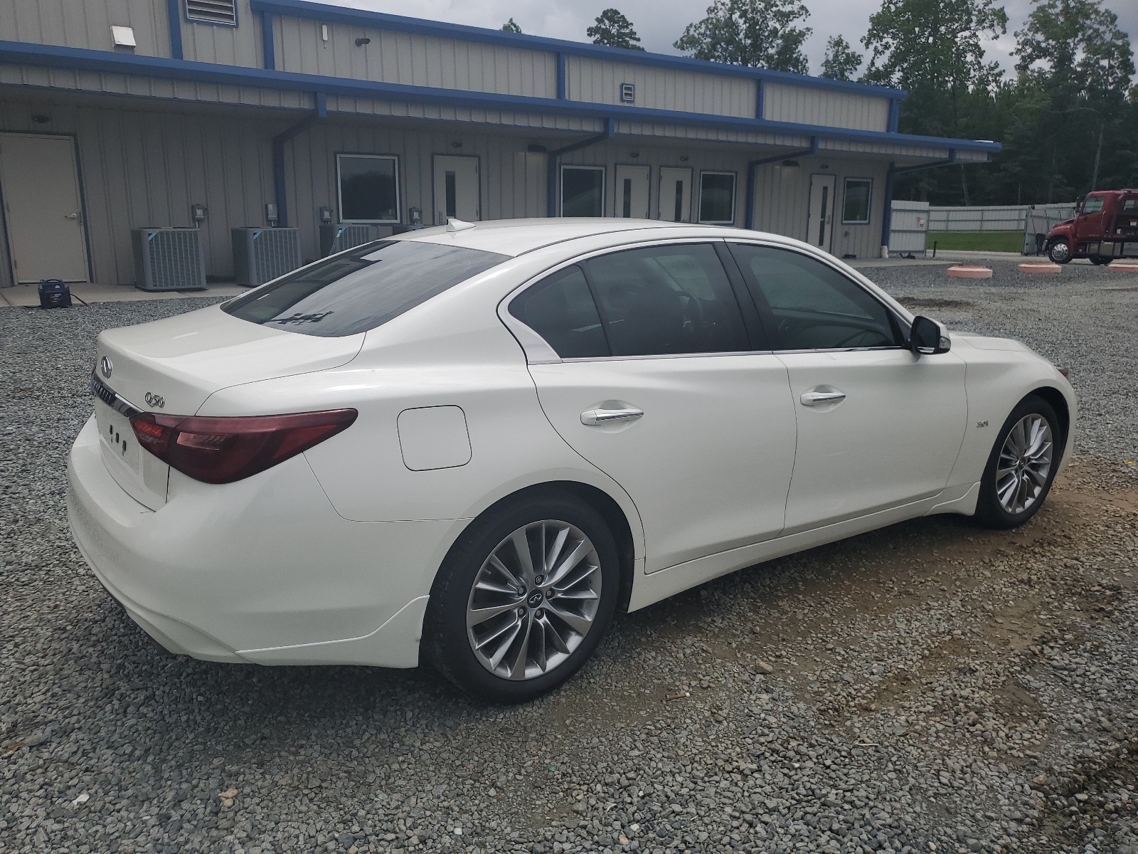 2018 Infiniti Q50 Luxe vin: JN1EV7AR3JM434326