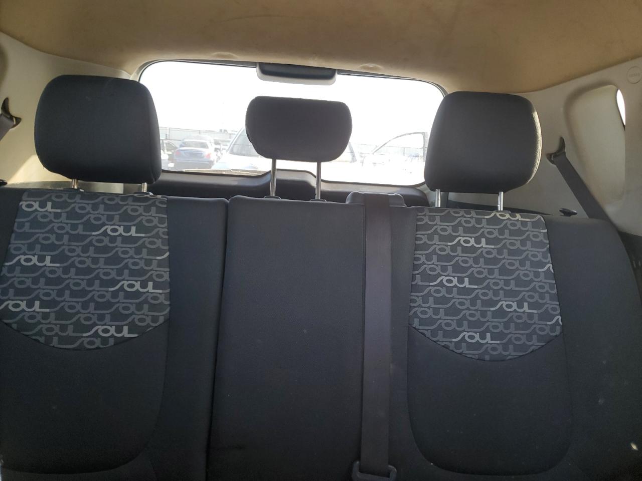 2011 Kia Soul + VIN: KNDJT2A20B7715913 Lot: 61515964