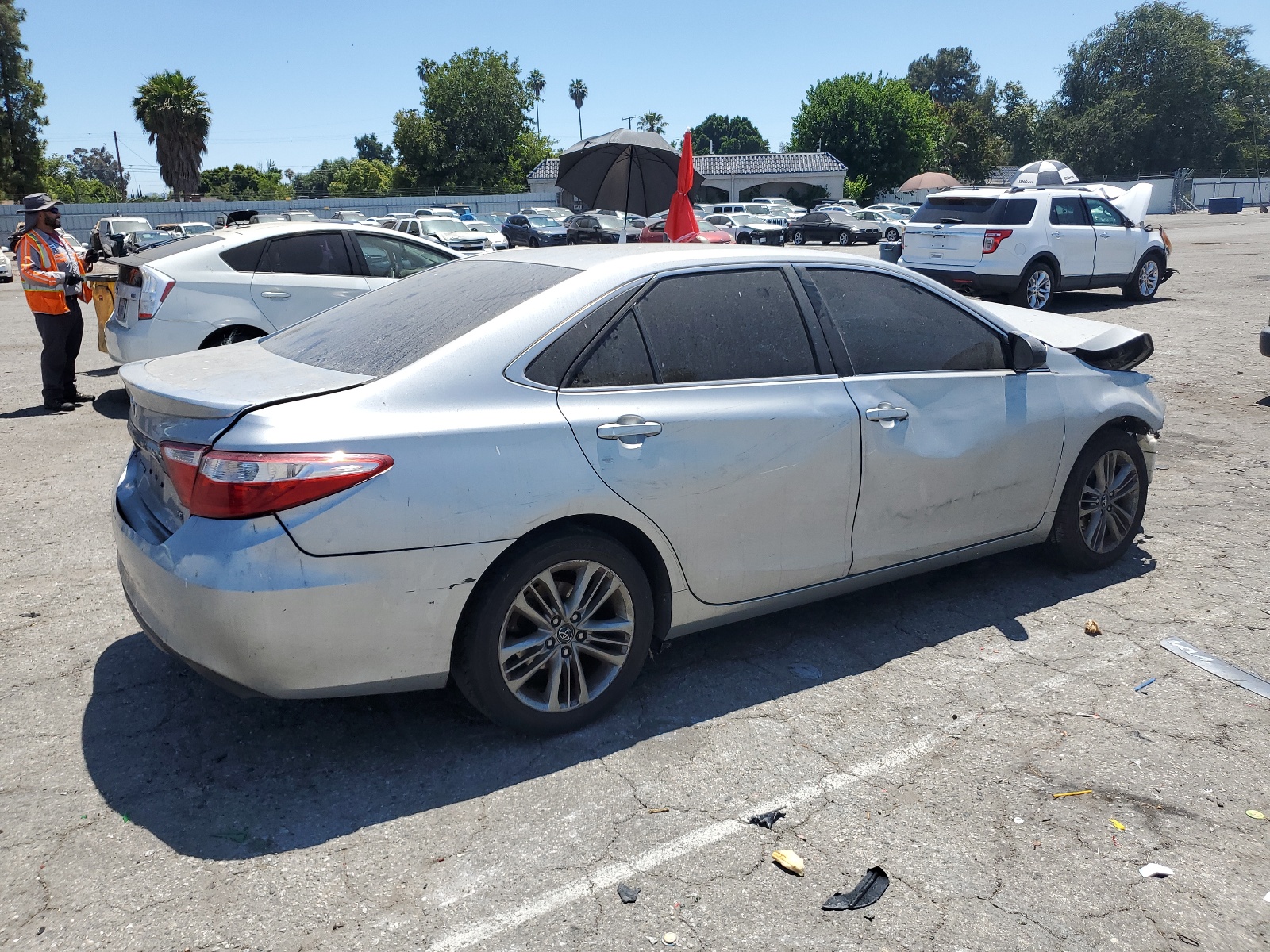 2016 Toyota Camry Le vin: 4T1BF1FK1GU257270