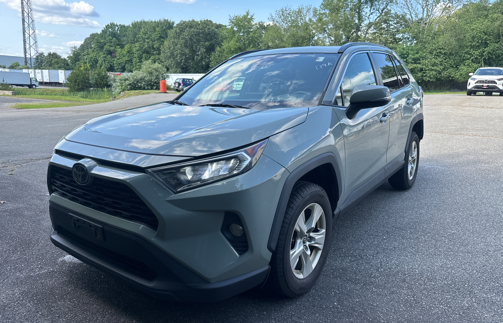 2019 Toyota Rav4 Xle vin: 2T3P1RFV8KW034768