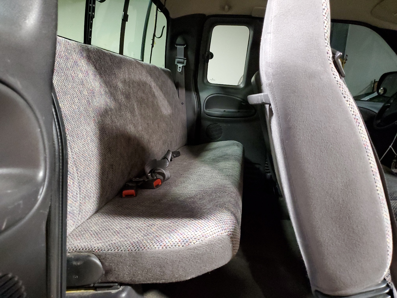 1B7HF13Z4YJ119001 2000 Dodge Ram 1500