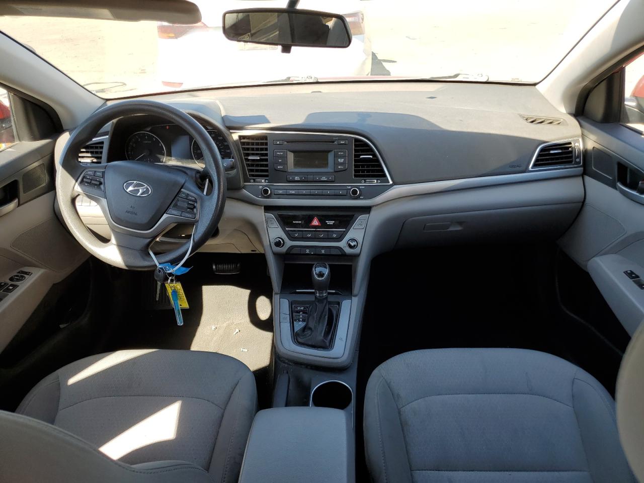 2017 Hyundai Elantra - Image 8