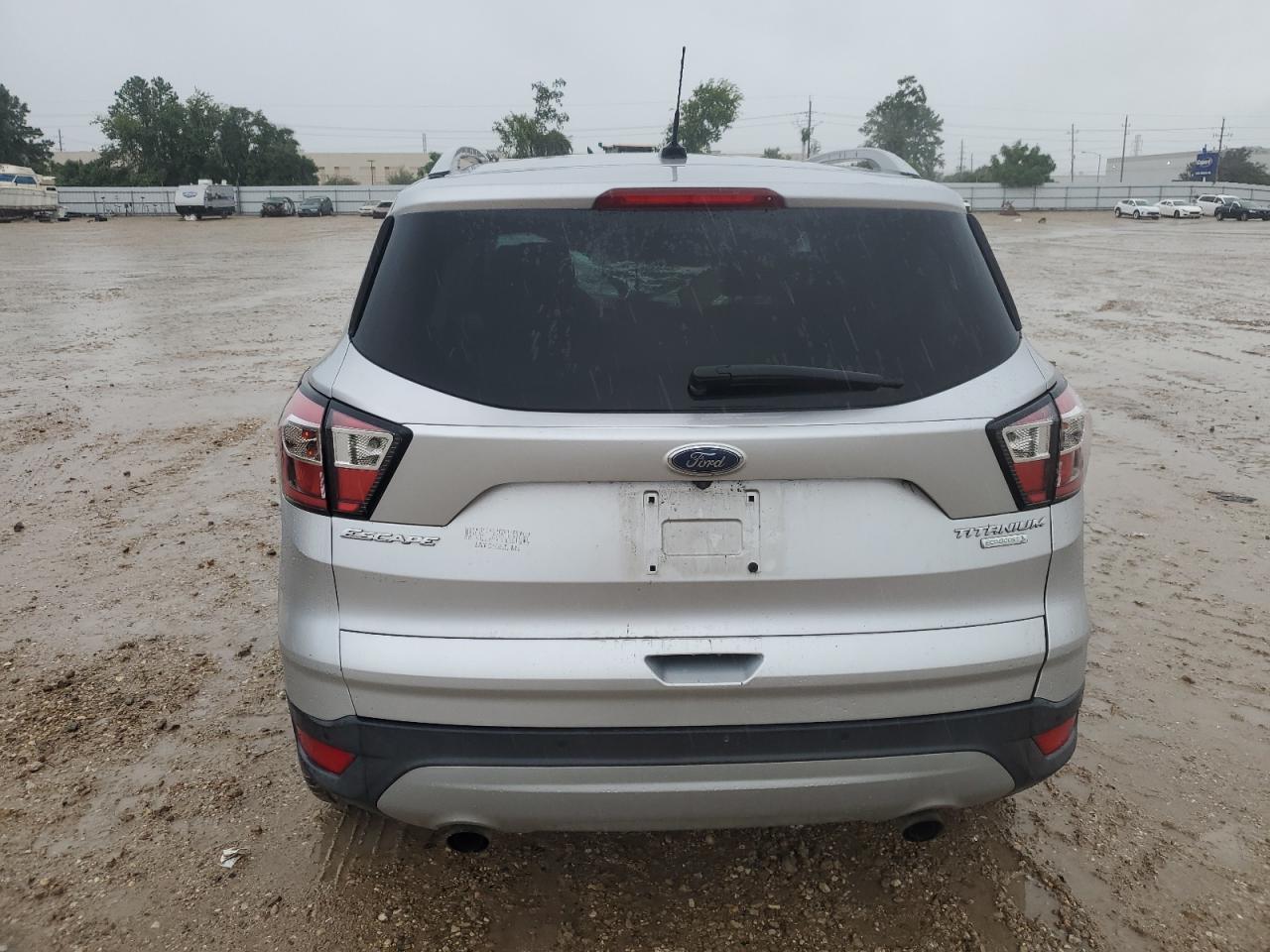 1FMCU0J93HUC37290 2017 Ford Escape Titanium