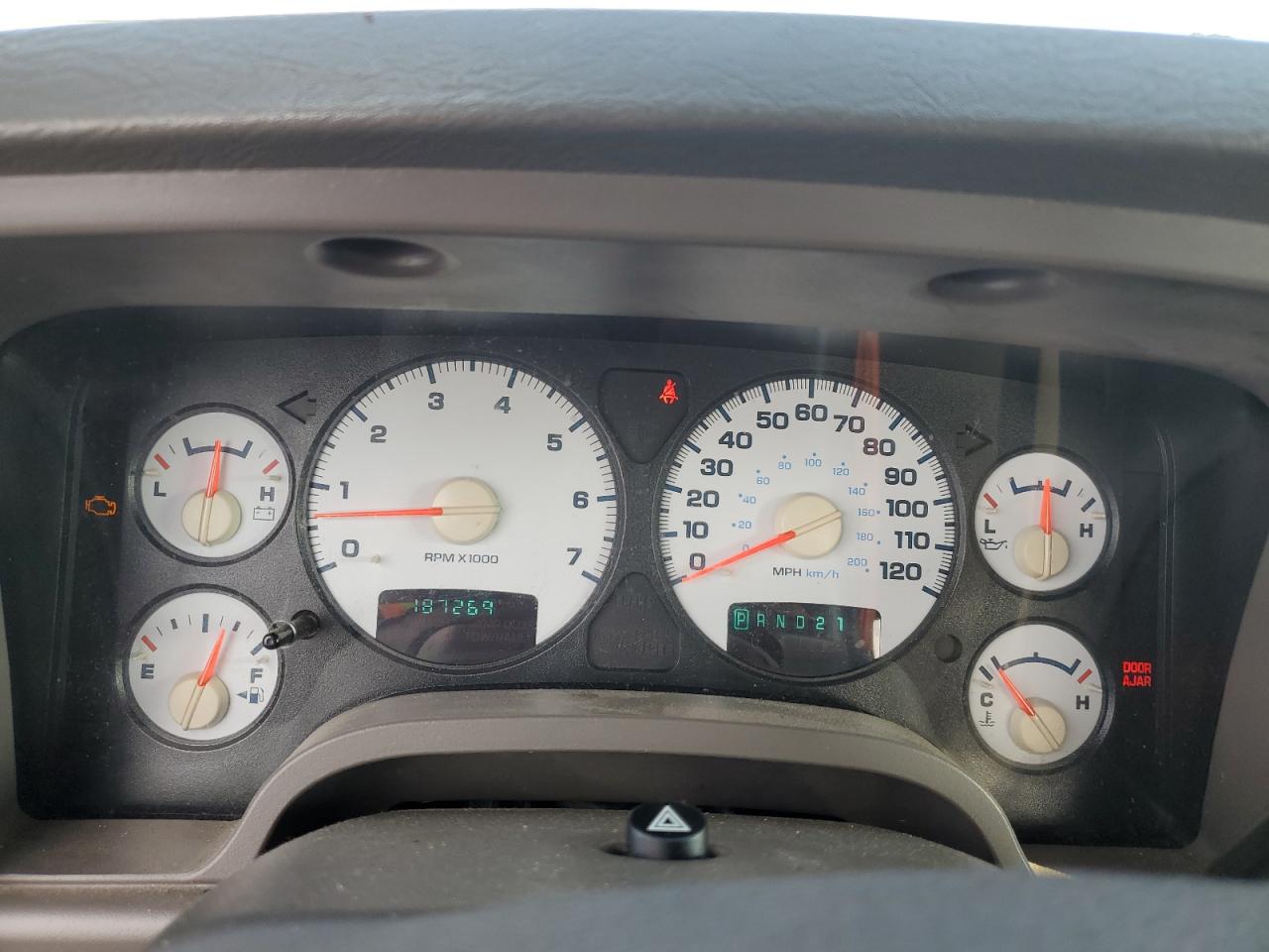 2005 Dodge Ram 1500 St VIN: 1D7HU18D25S137897 Lot: 65008184