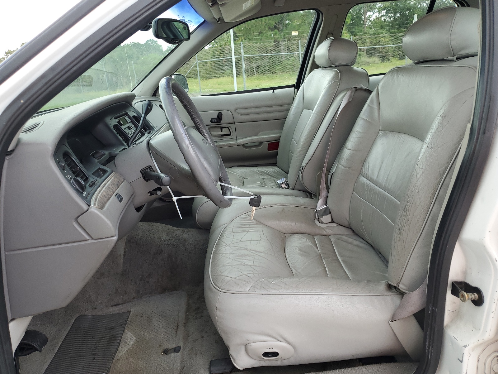 2FAFP74W3YX150457 2000 Ford Crown Victoria Lx