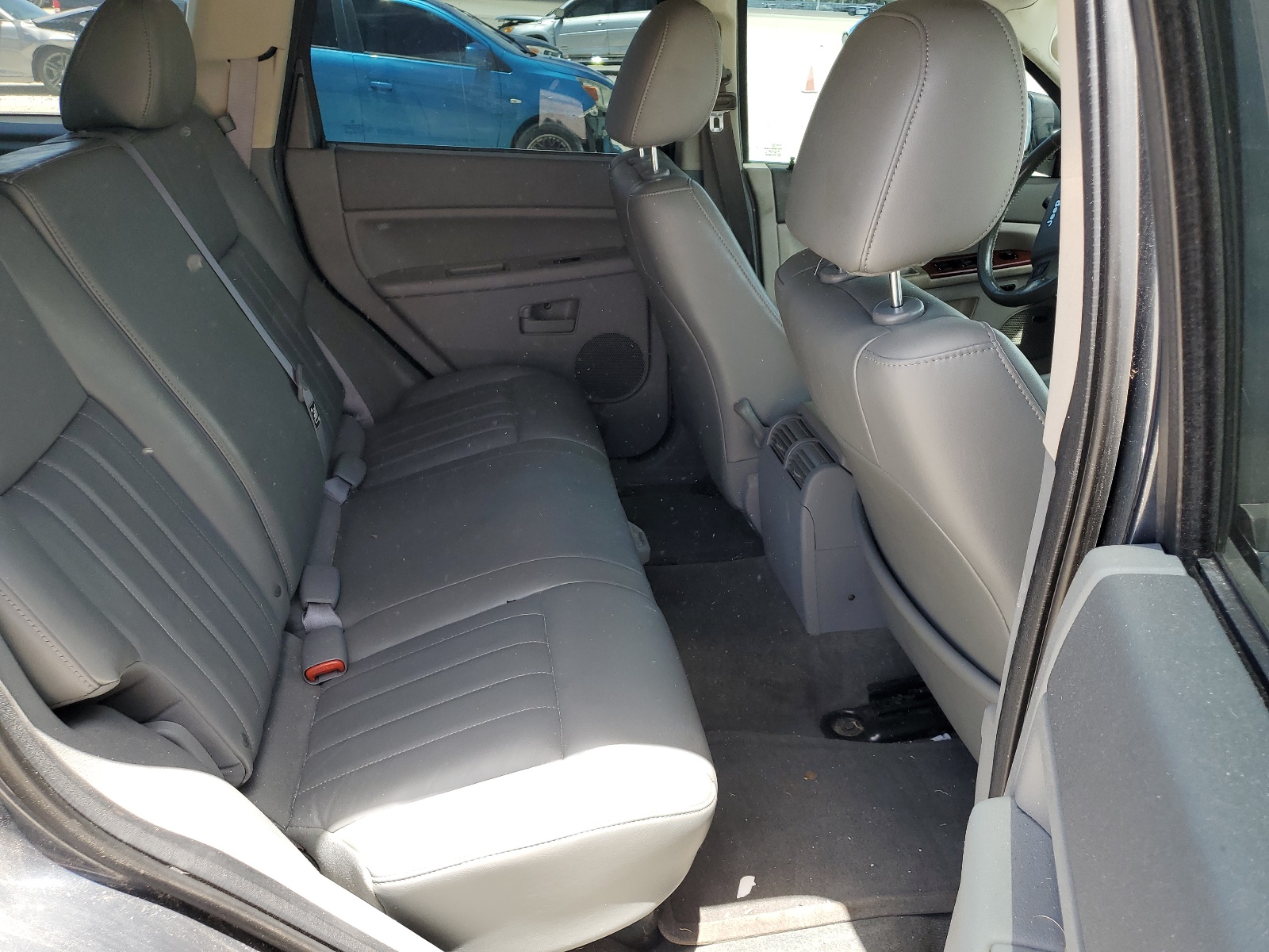 1J8HR48P57C504028 2007 Jeep Grand Cherokee Laredo