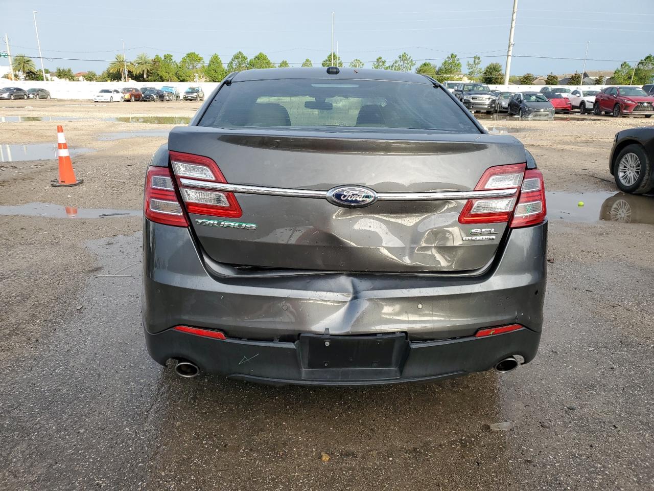 2015 Ford Taurus Sel VIN: 1FAHP2E8XFG181221 Lot: 62445494
