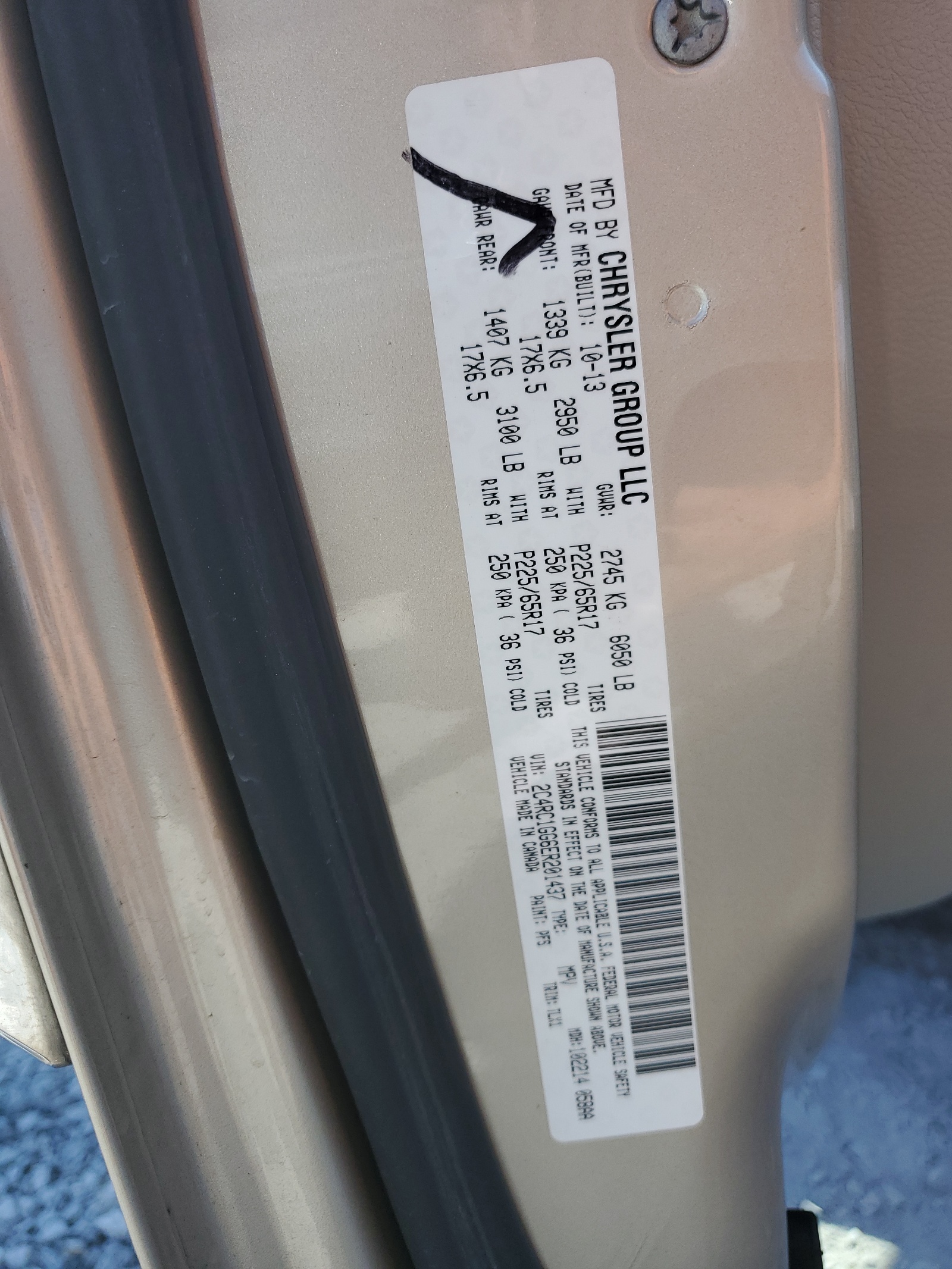 2C4RC1GG6ER201437 2014 Chrysler Town & Country Limited