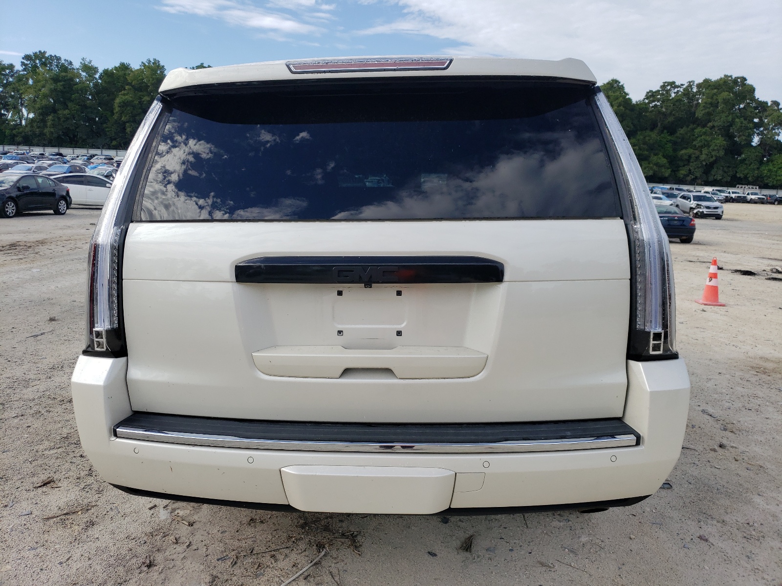 1GKS1JKJ9FR589513 2015 GMC Yukon Xl Denali