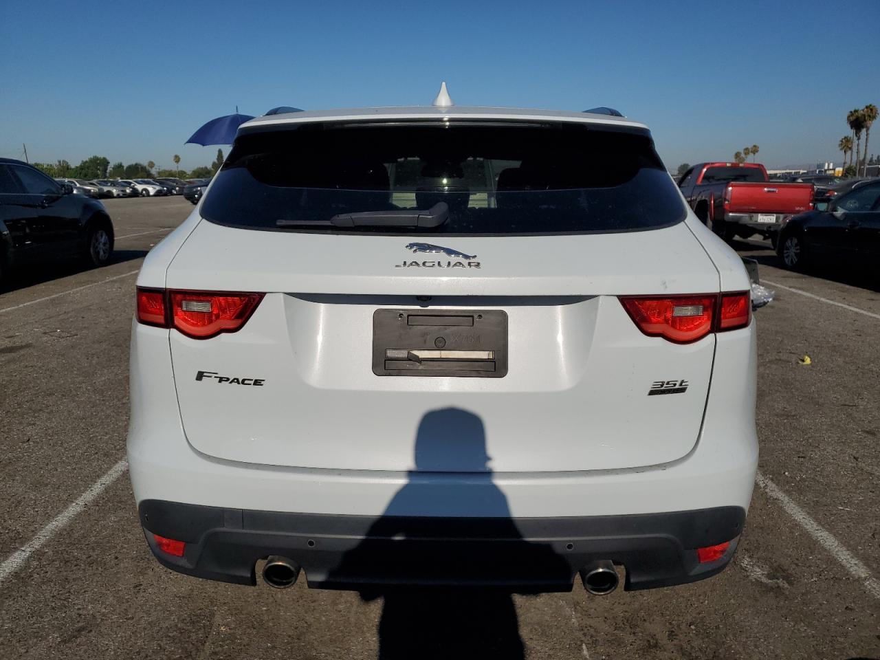 SADCJ2EVXJA240747 2018 Jaguar F-Pace Premium