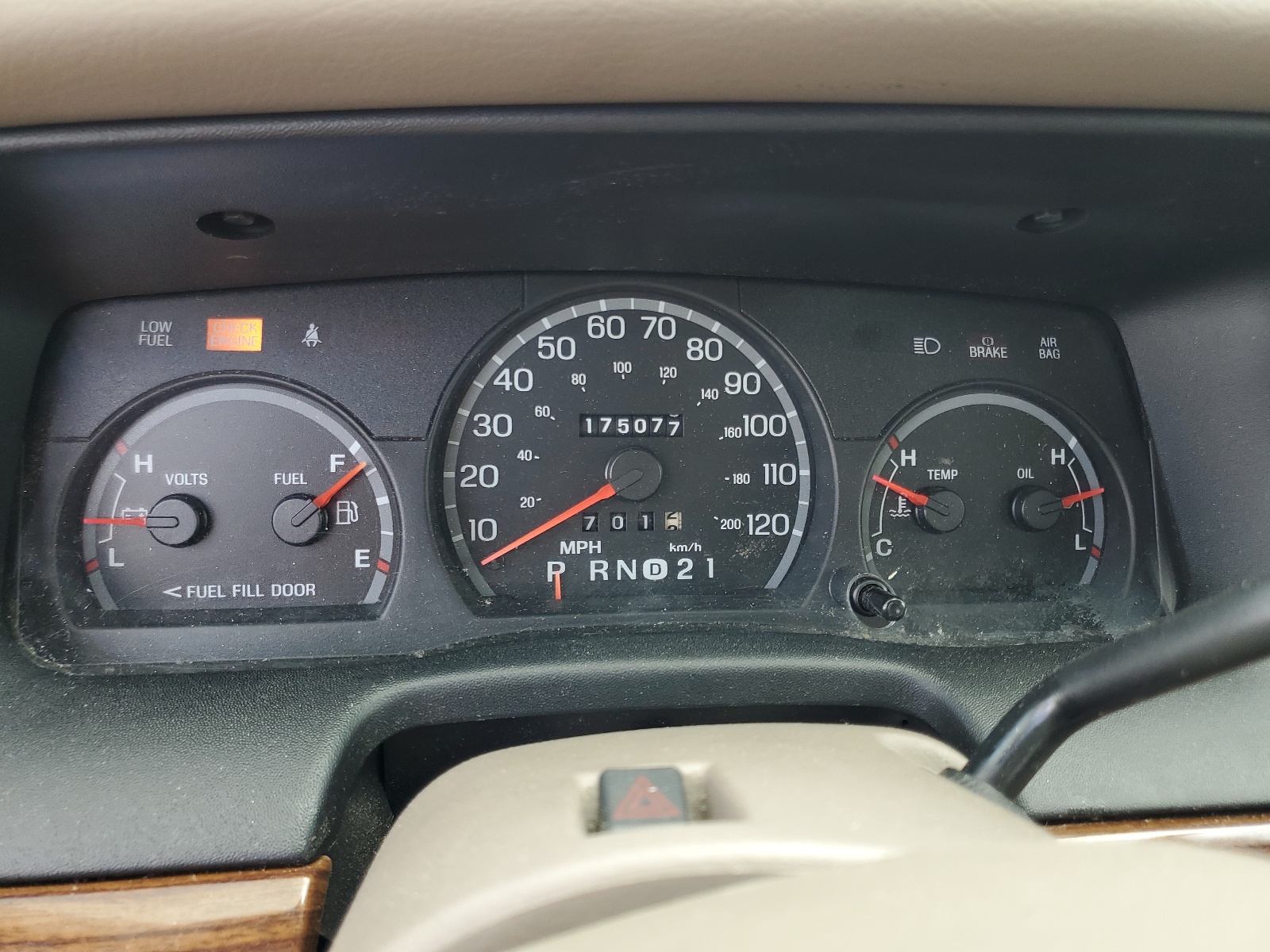 2FAFP74W04X150474 2004 Ford Crown Victoria Lx