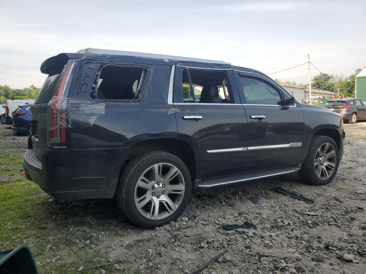 VIN 1GYS4BKJ2HR153933 2017 CADILLAC ESCALADE no.3