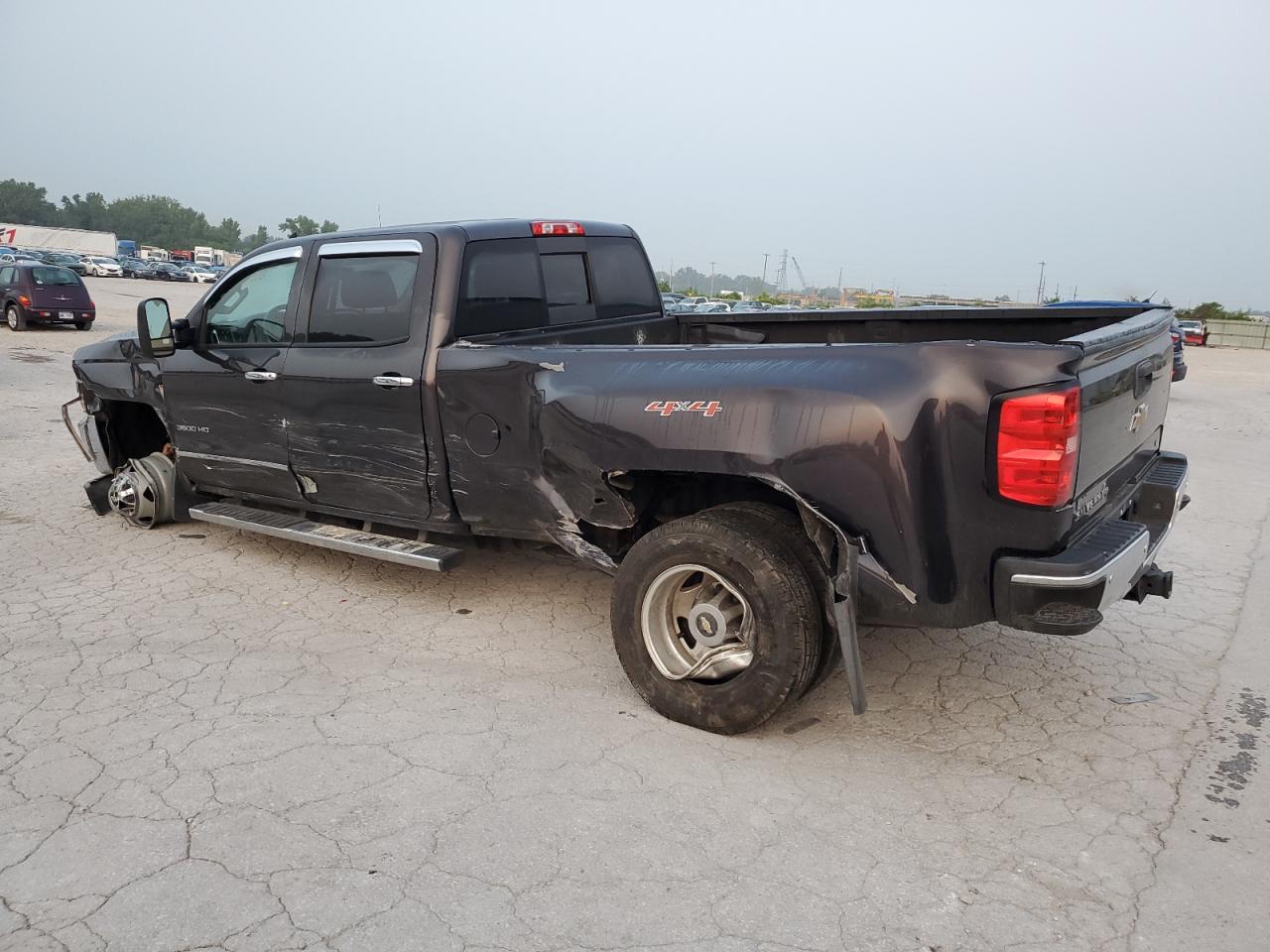 2015 Chevrolet Silverado - Image 2