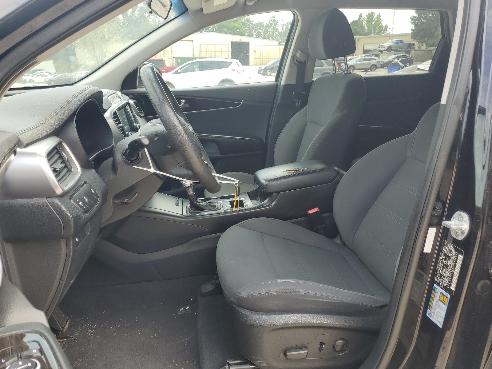 2019 Kia Sorento Lx vin: 5XYPG4A5XKG494876