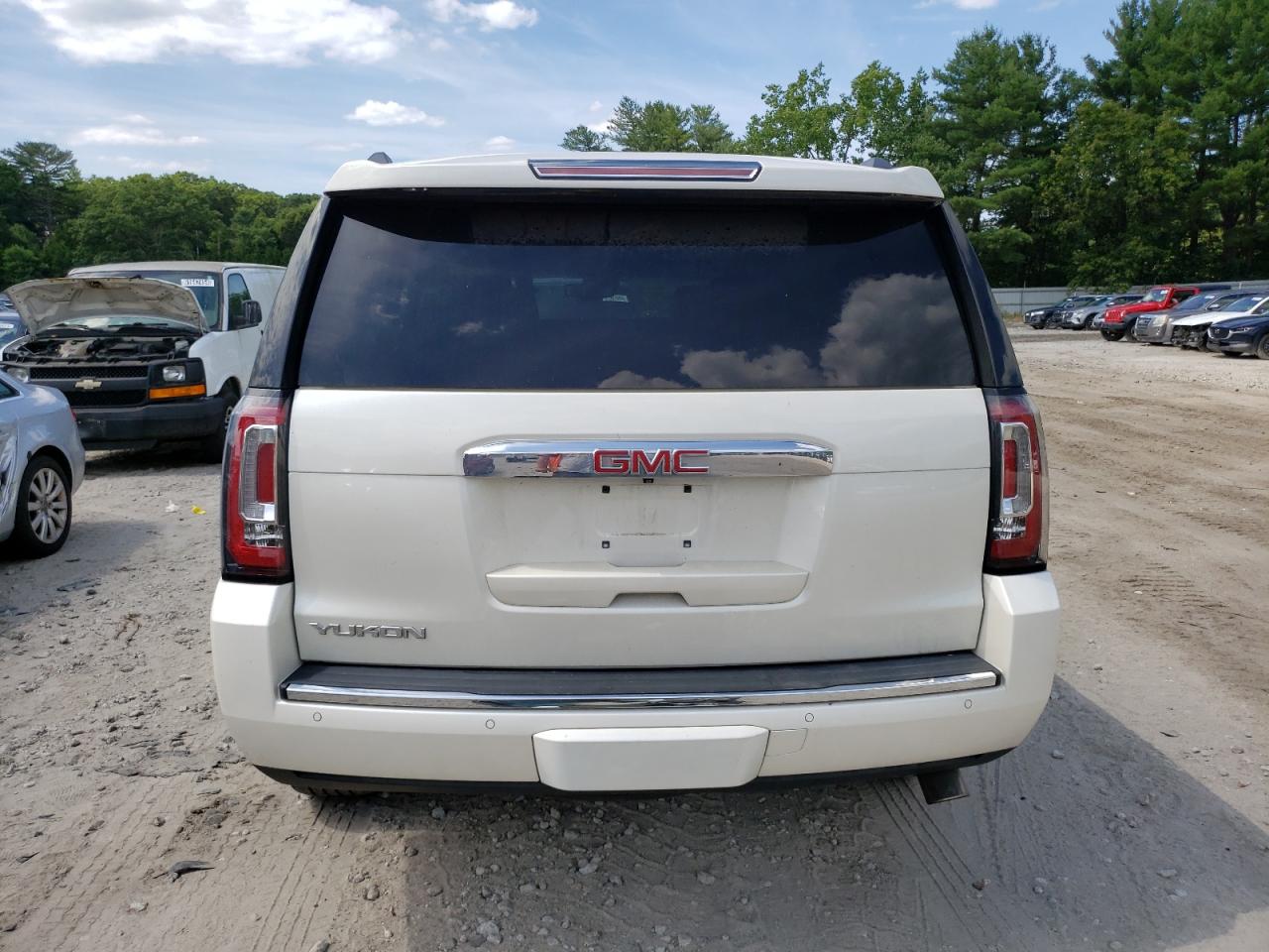 2015 GMC Yukon Denali VIN: 1GKS2CKJ4FR530488 Lot: 61888884