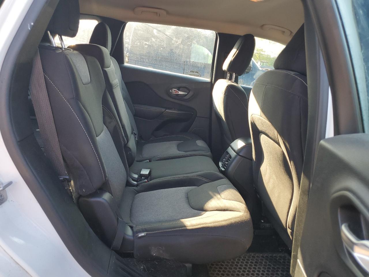 2015 Jeep Cherokee Sport VIN: 1C4PJLAB5FW507849 Lot: 63071634