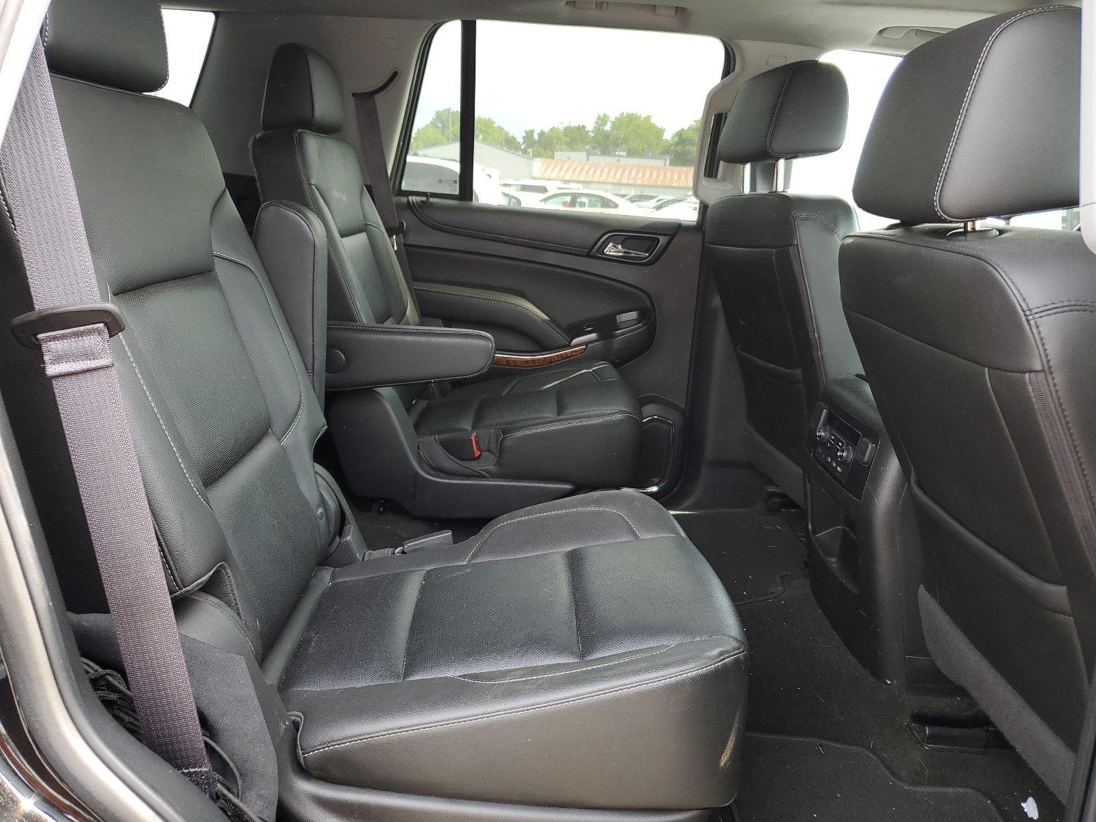 1GNSKCKC3HR370563 2017 Chevrolet Tahoe K1500 Premier