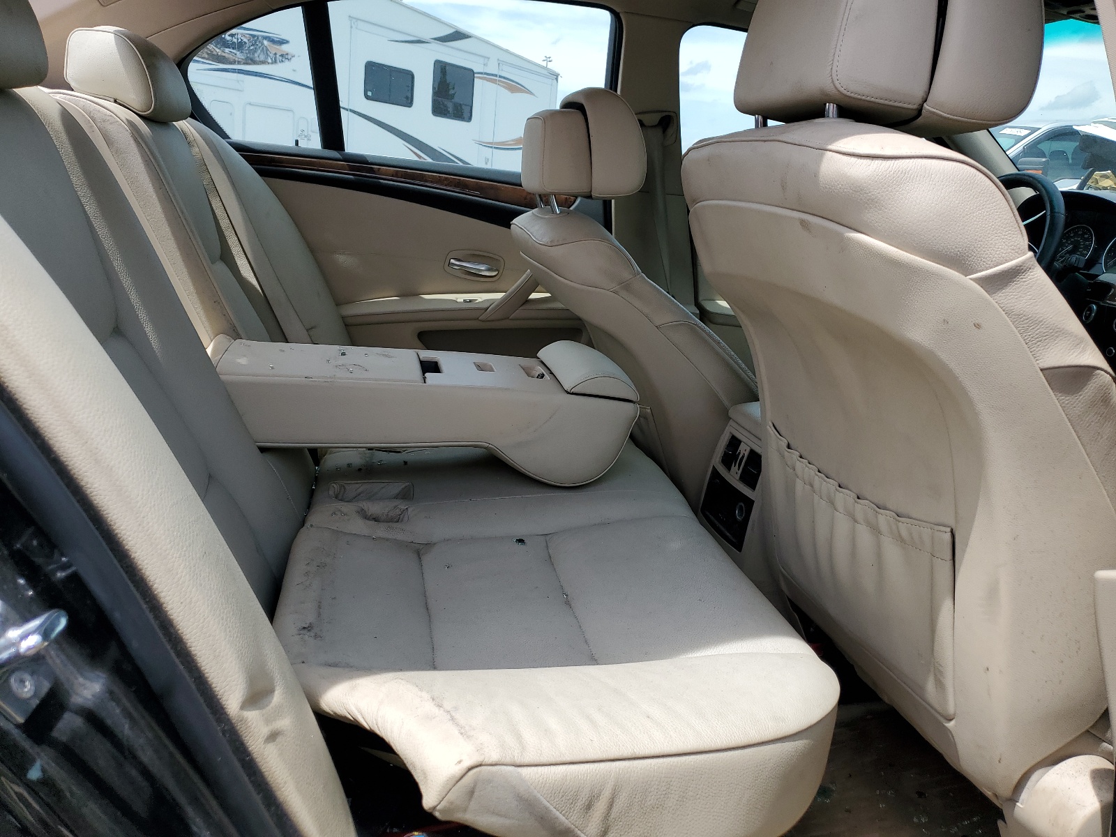 WBANV13538CZ58898 2008 BMW 528 Xi