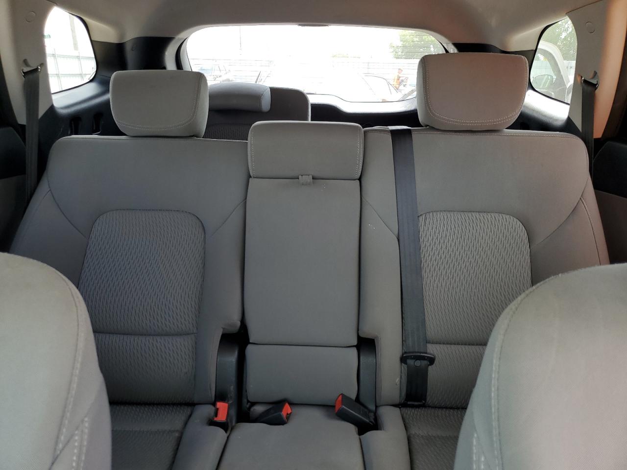 2017 Hyundai Santa Fe - Image 10