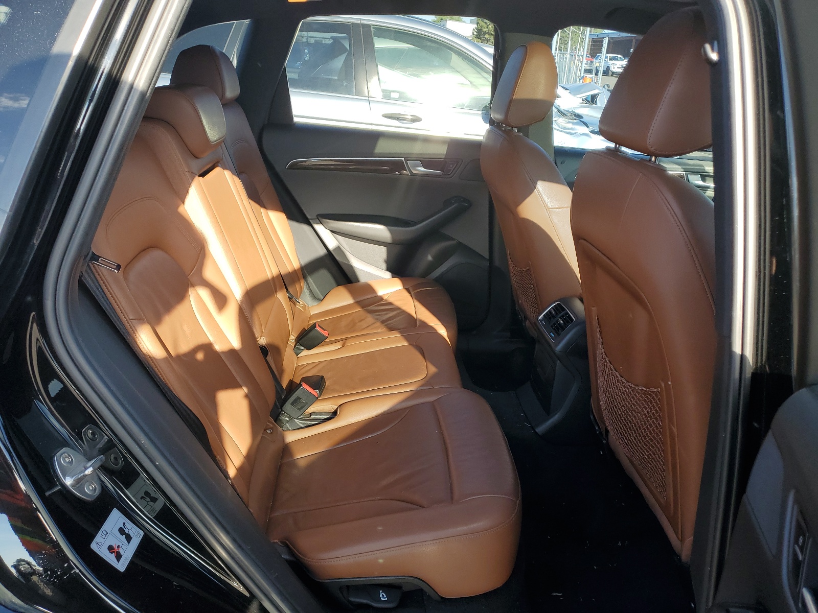 WA1CFAFP2BA015600 2011 Audi Q5 Premium