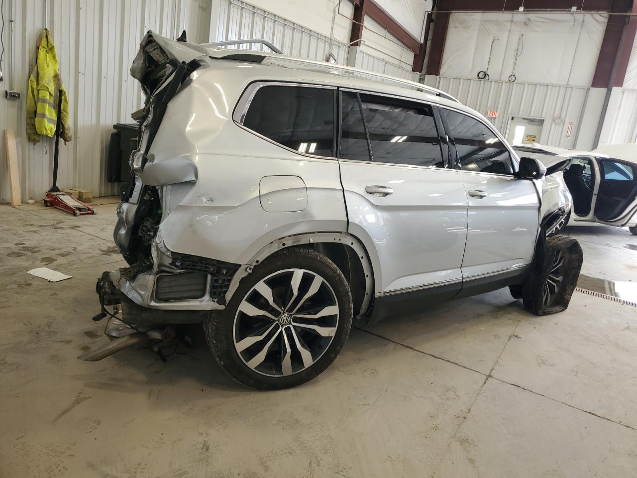 2019 Volkswagen Atlas - Image 3