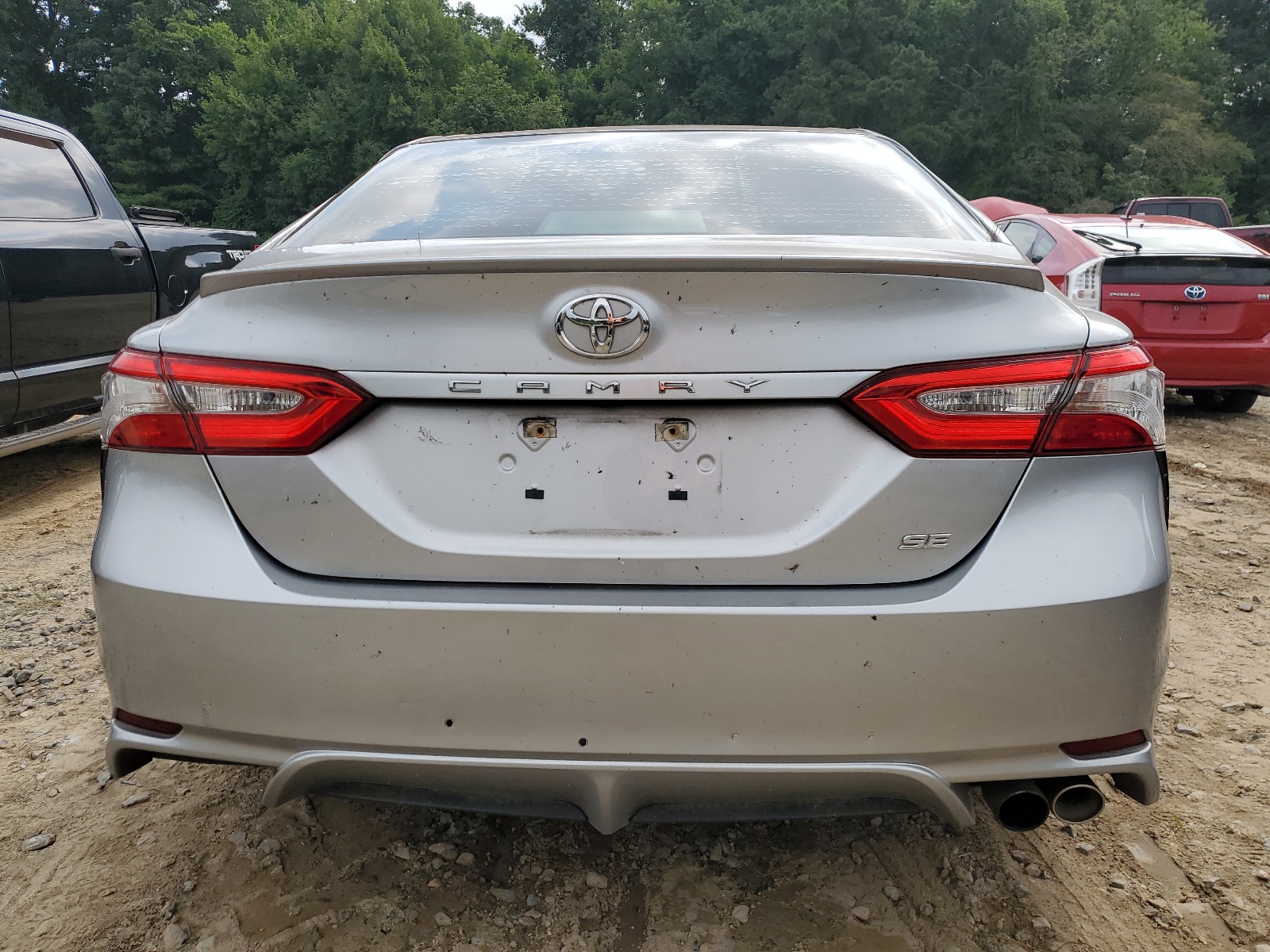 2018 Toyota Camry L vin: 4T1B11HK1JU562402