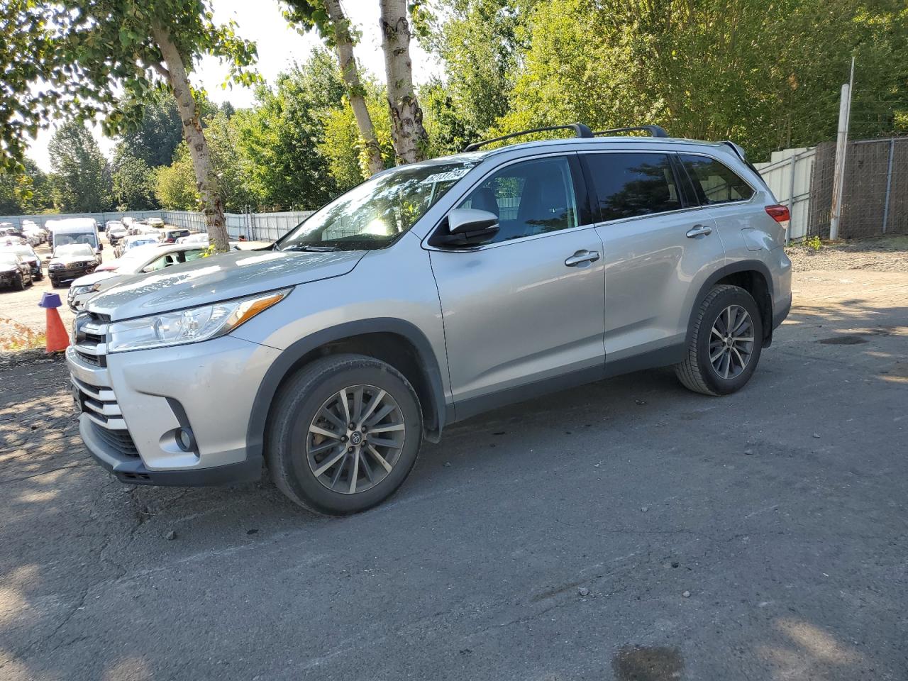 5TDJZRFH2KS620442 2019 TOYOTA HIGHLANDER - Image 1