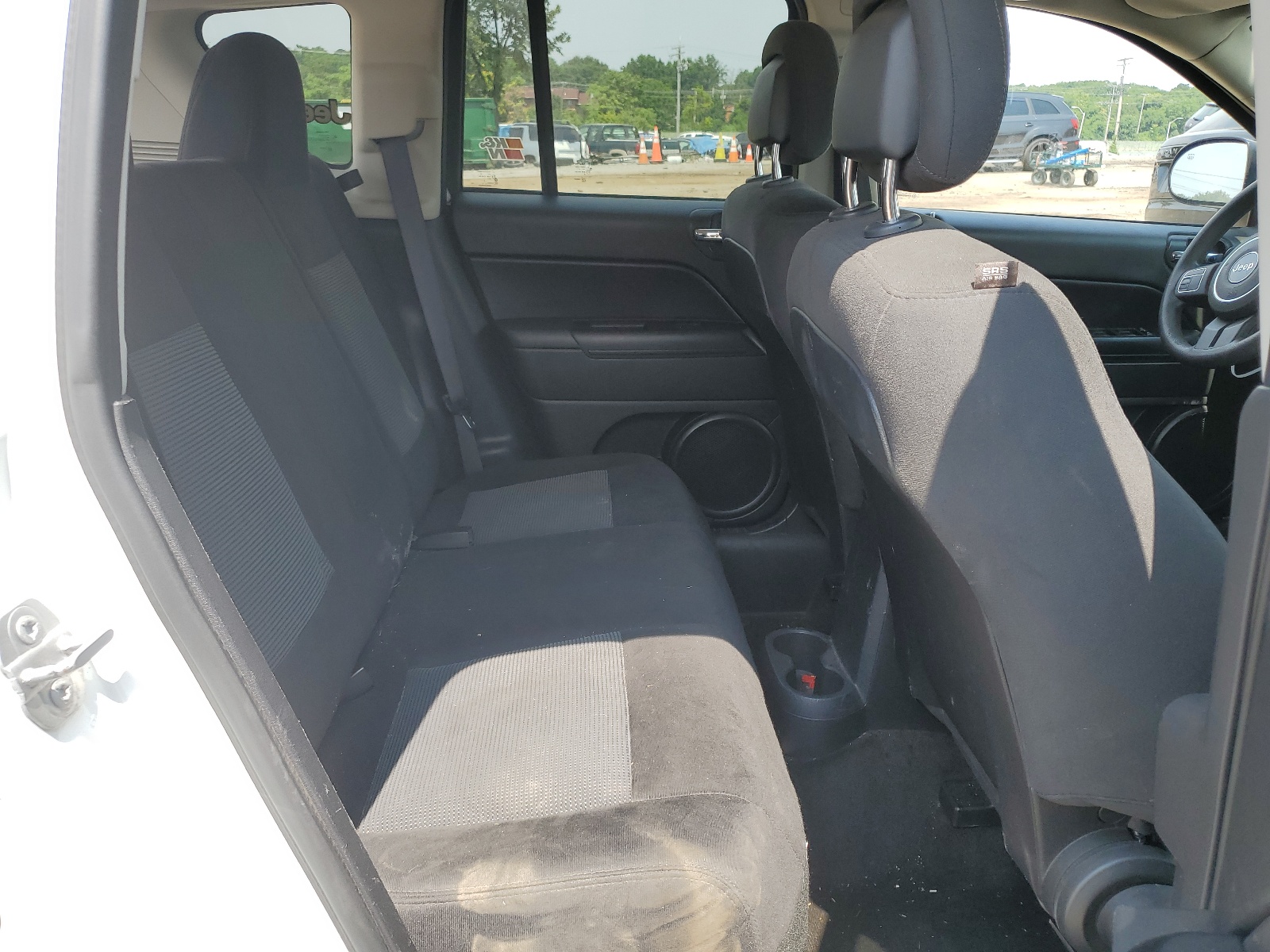 1C4NJCBAXGD611621 2016 Jeep Compass Sport