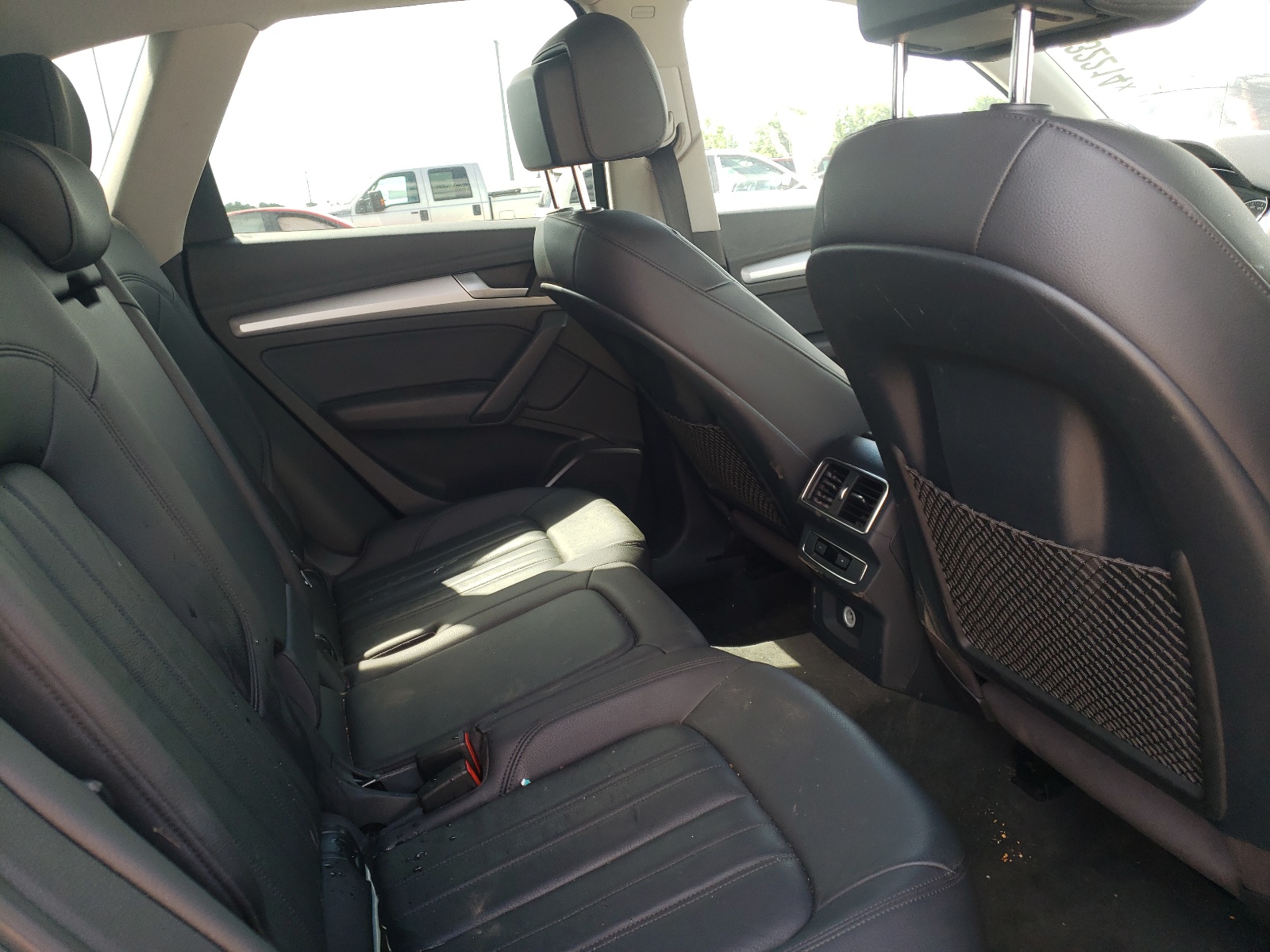 WA1ANAFY7J2006015 2018 Audi Q5 Premium