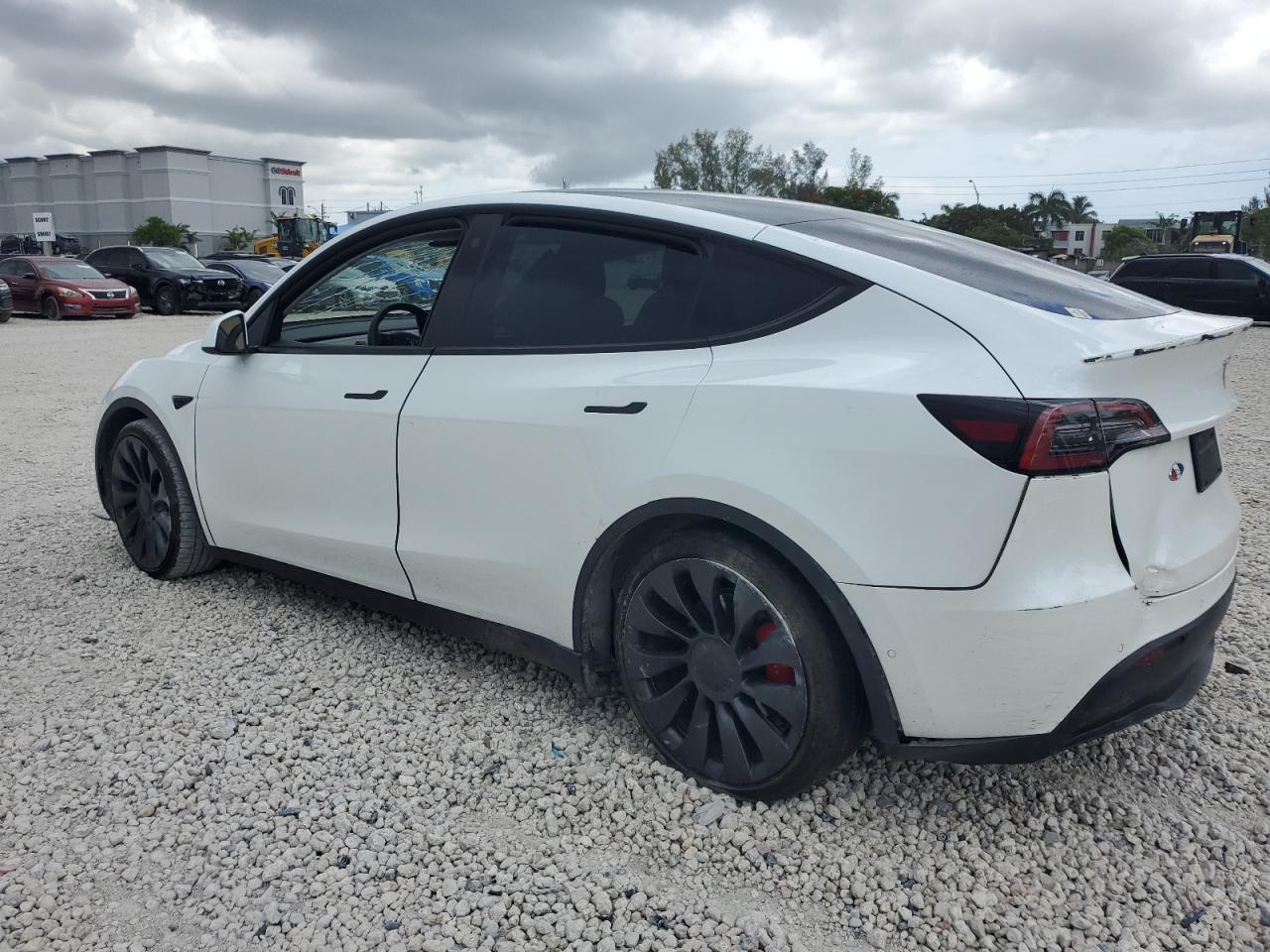 7SAYGDEF5NF507233 2022 TESLA MODEL Y - Image 2