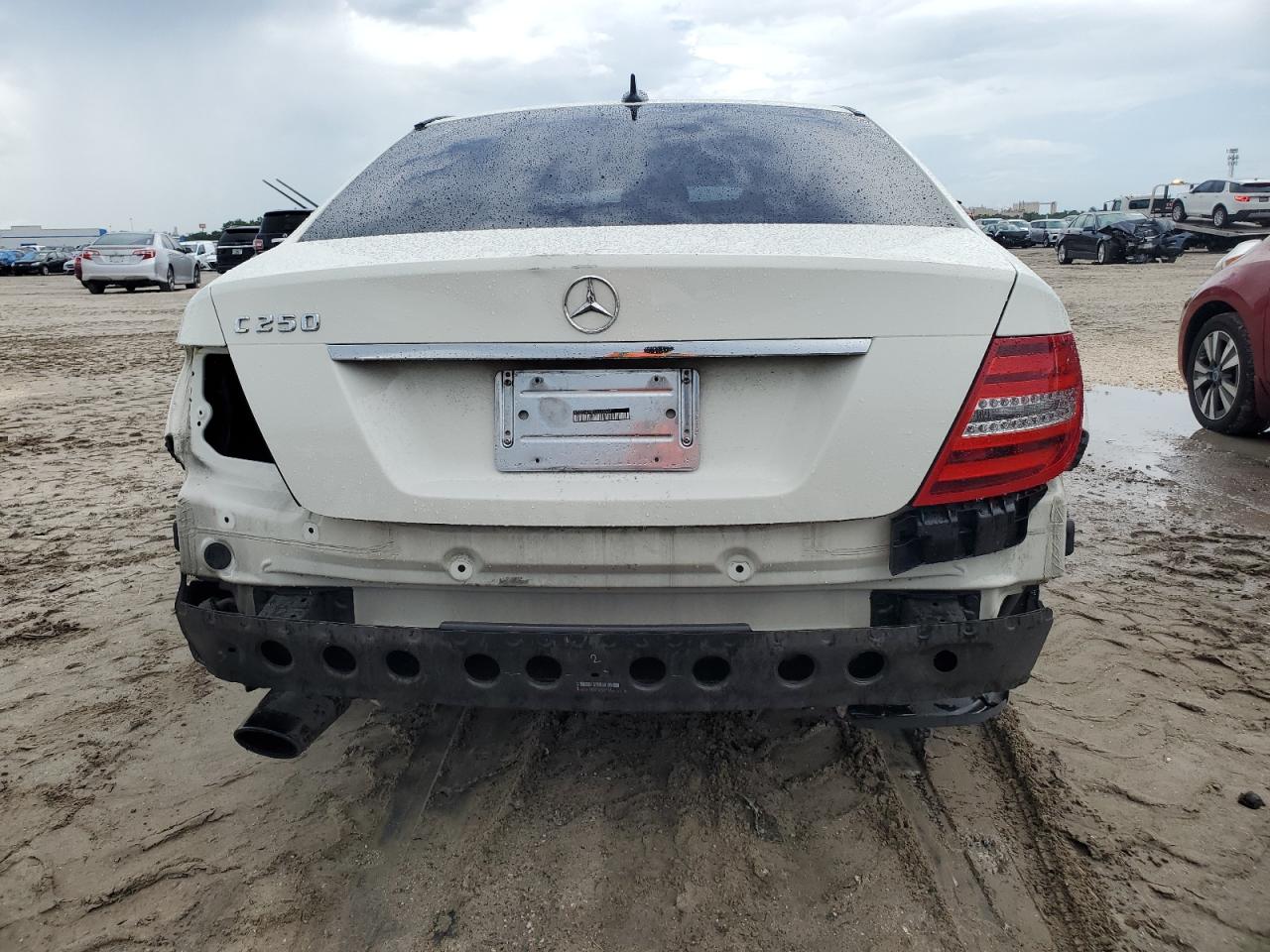 2012 Mercedes-Benz C 250 VIN: WDDGF4HB2CR215637 Lot: 64604984