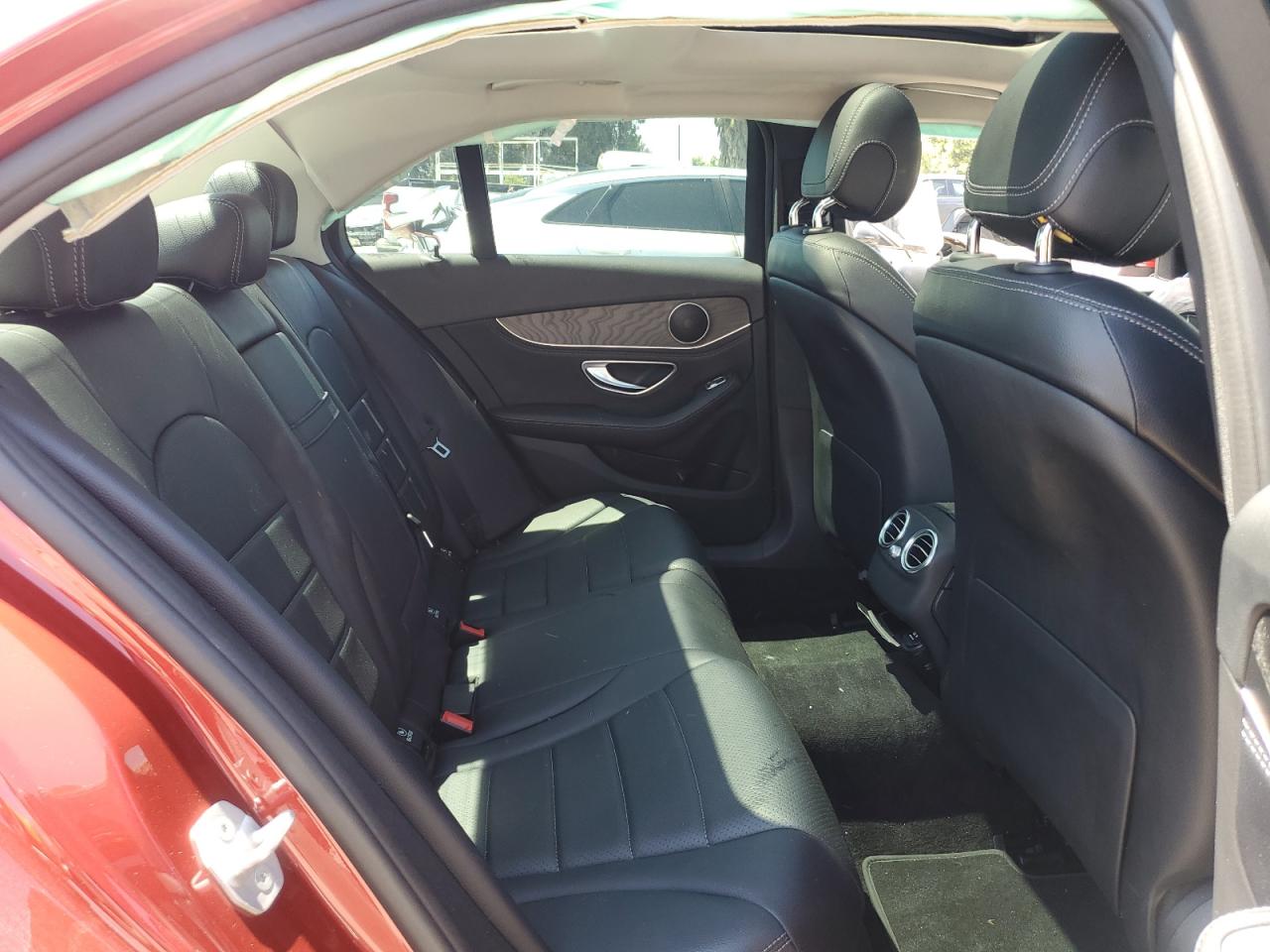 2016 Mercedes-Benz C 300 4Matic VIN: 55SWF4KBXGU142185 Lot: 63658534