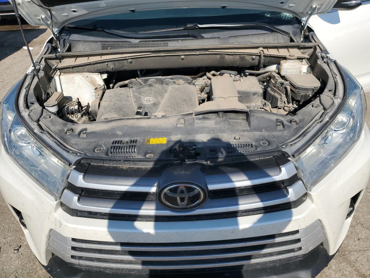 5TDJZRFH6HS377730 2017 Toyota Highlander Se