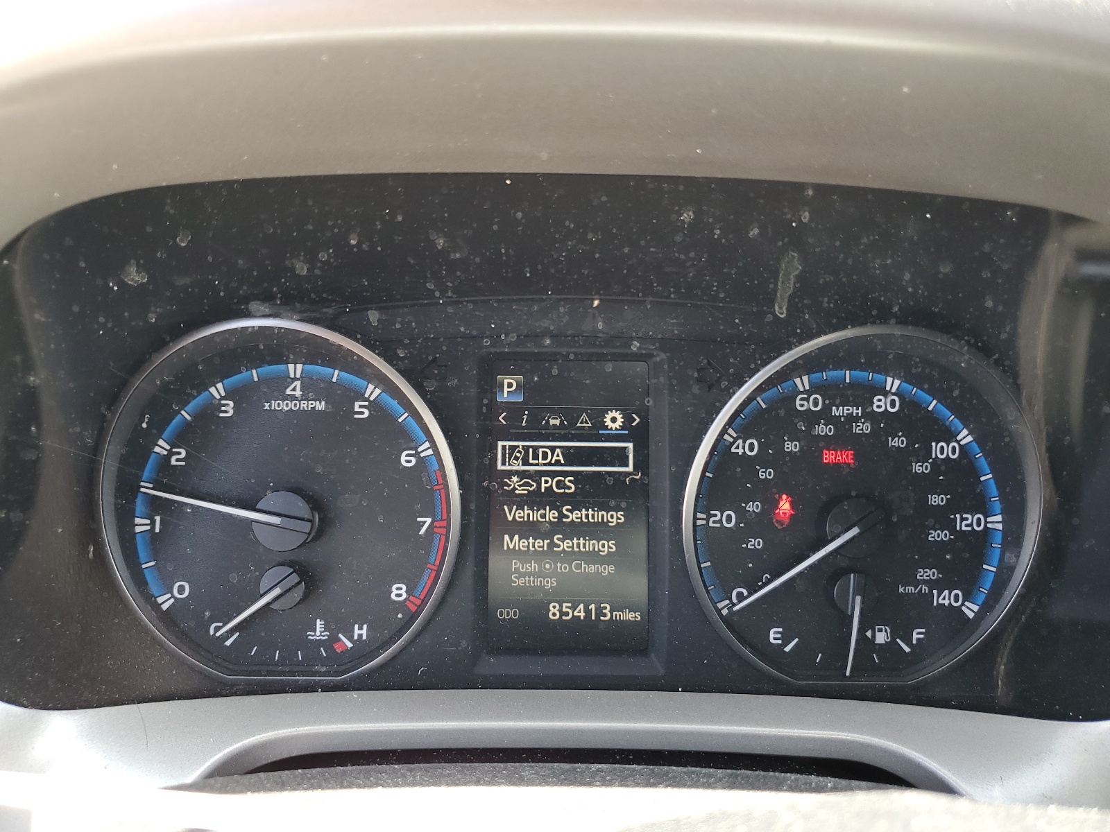 2T3BFREV5JW786732 2018 Toyota Rav4 Le