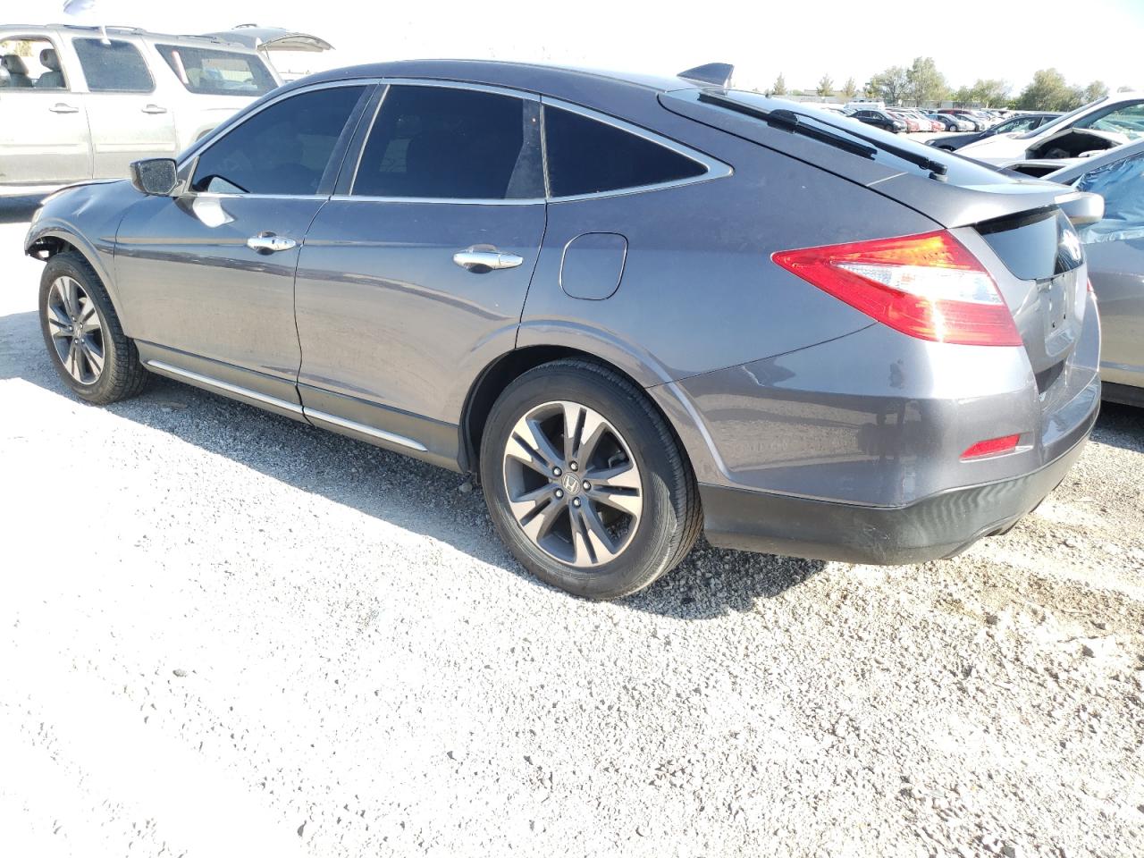 VIN 5J6TF1H34FL000603 2015 HONDA CROSSTOUR no.2