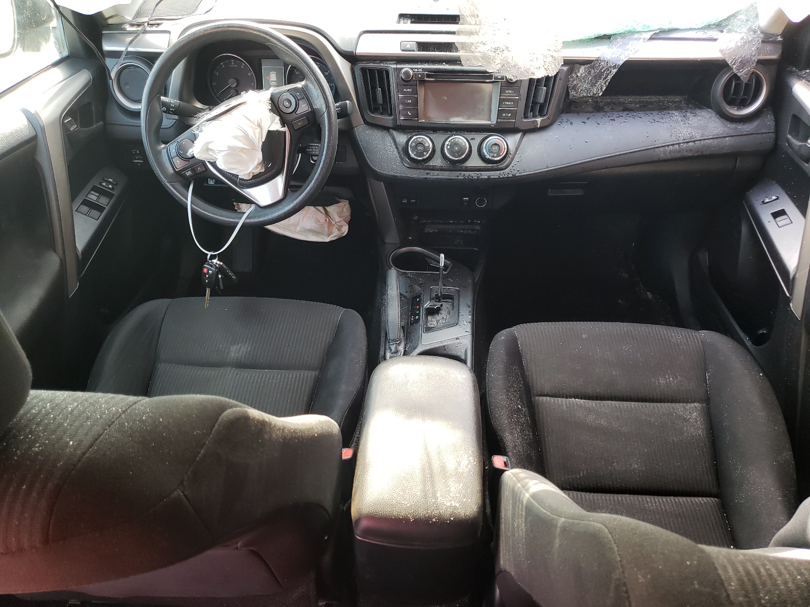 JTMBFREV4HJ111897 2017 Toyota Rav4 Le