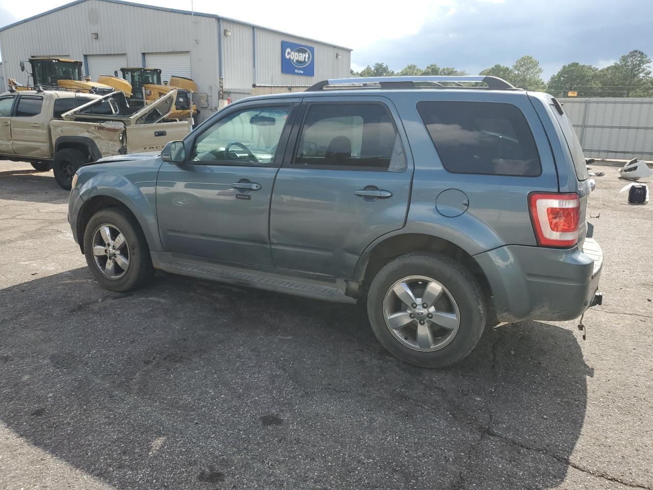 2011 Ford Escape - Image 2