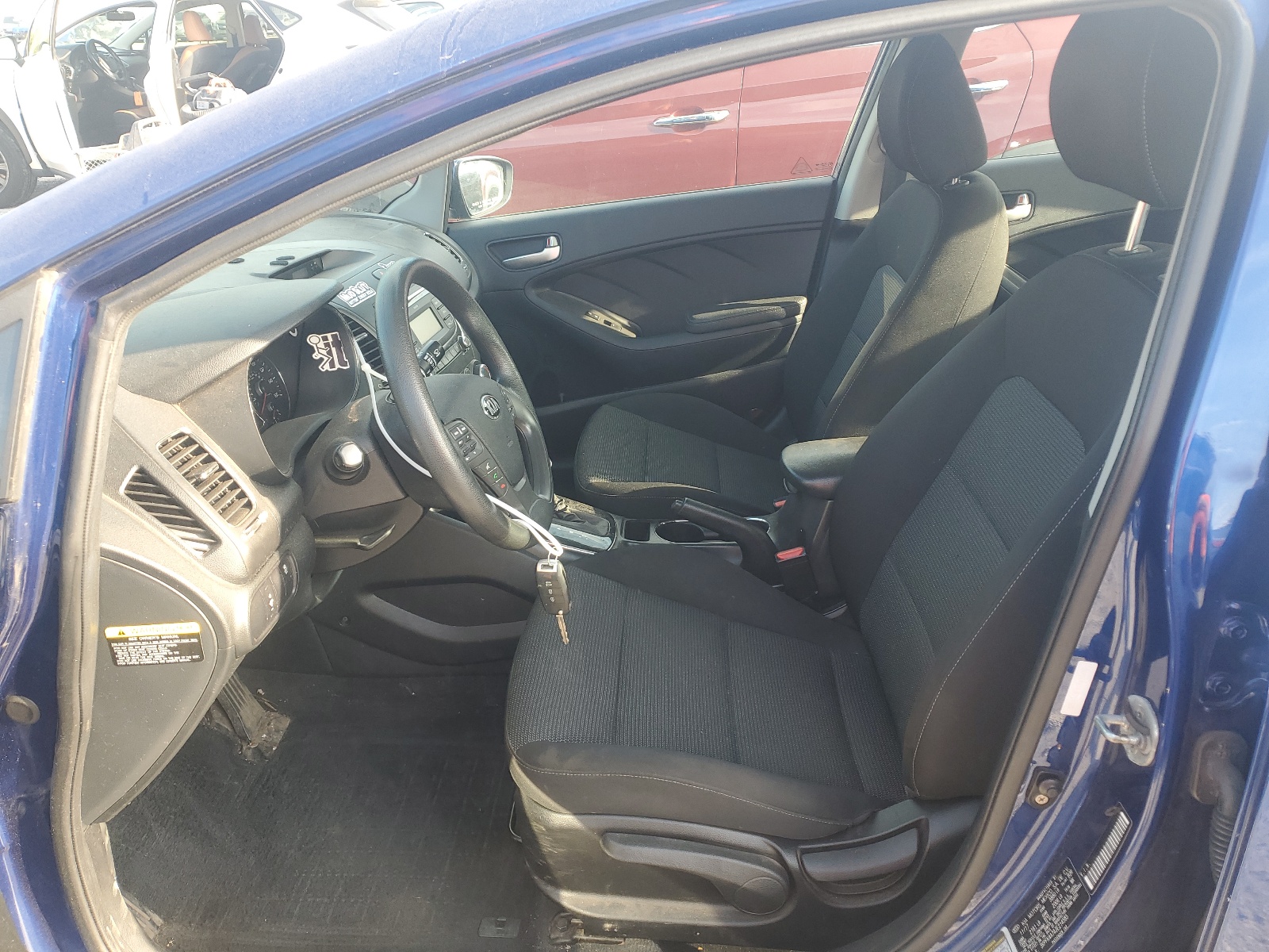 3KPFK4A74JE214585 2018 Kia Forte Lx