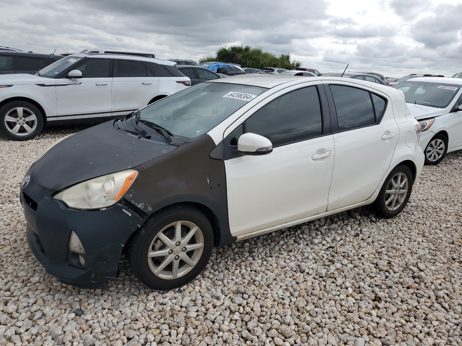 2013 Toyota Prius C vin: JTDKDTB39D1544051