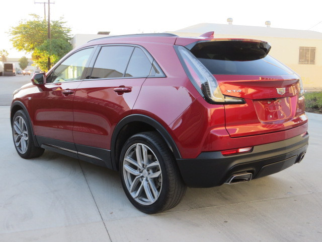 2019 Cadillac Xt4 Sport vin: 1GYFZER48KF107083