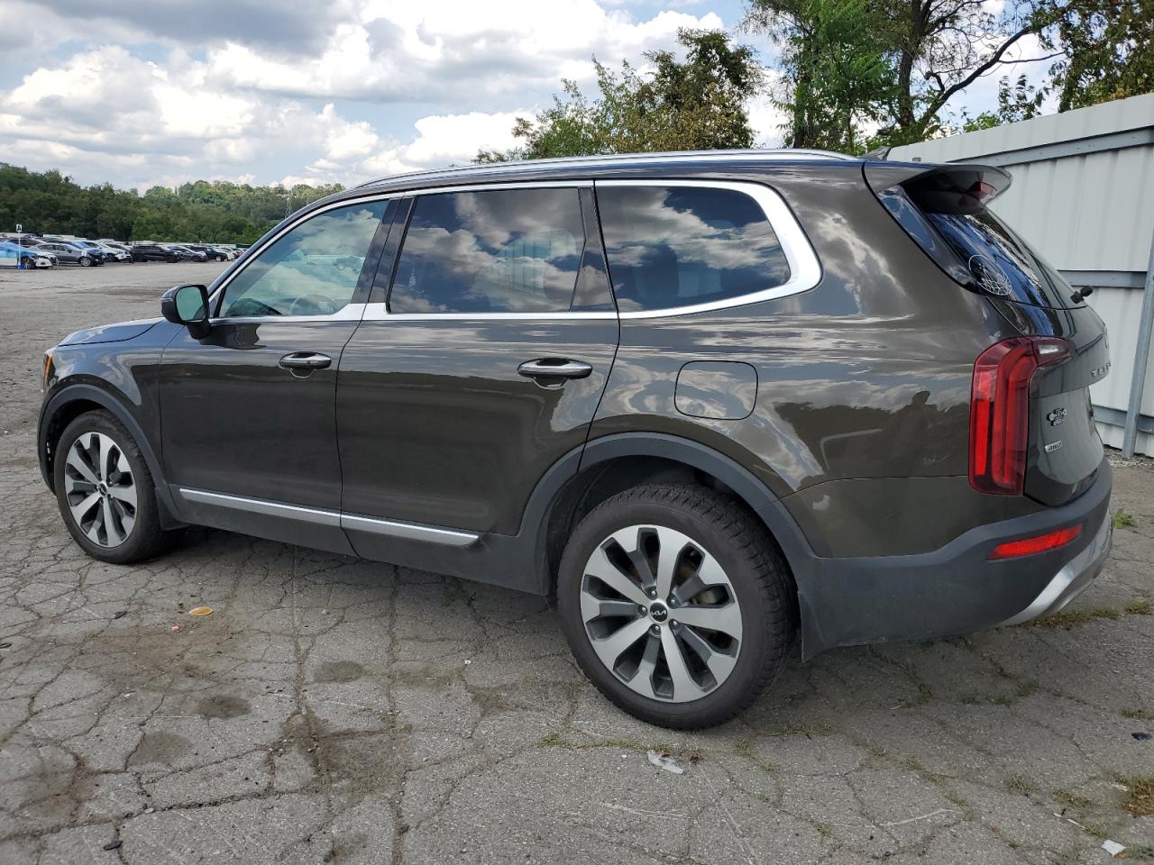 5XYP6DHC8NG243754 2022 KIA TELLURIDE - Image 2