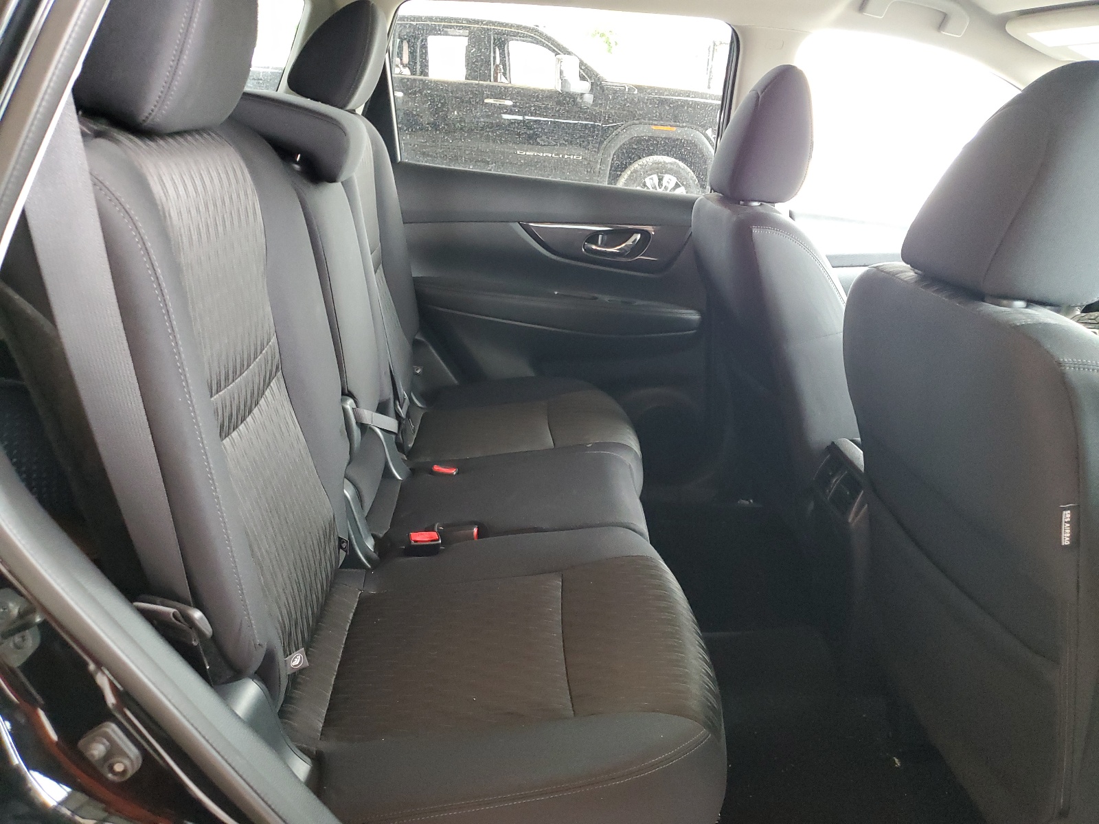 5N1AT2MT9JC770379 2018 Nissan Rogue S