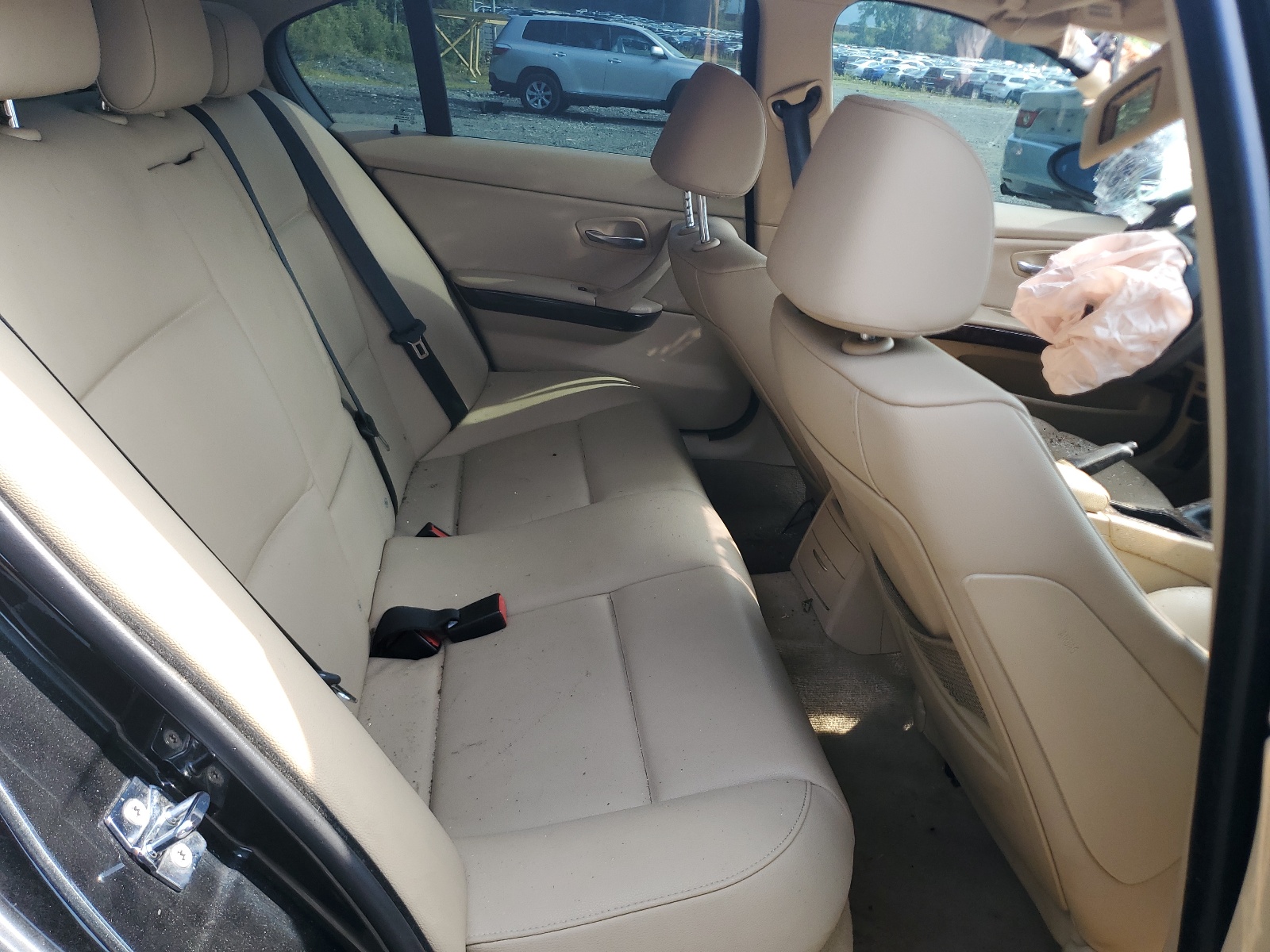 WBAVC93568KZ72921 2008 BMW 328 Xi