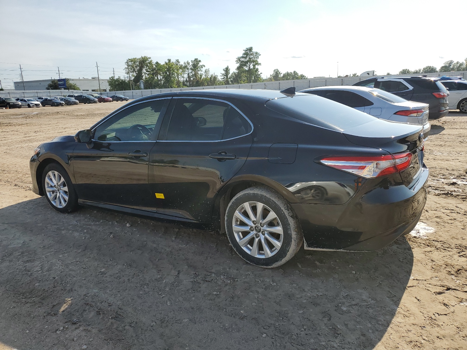 2019 Toyota Camry L vin: 4T1B11HKXKU748487