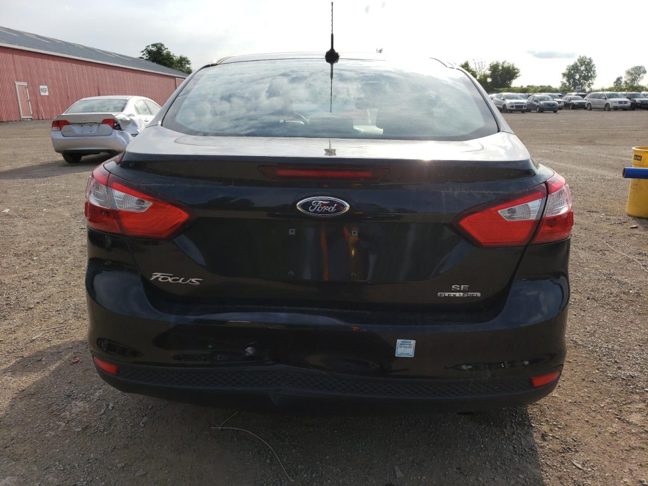 1FAHP3F28CL398480 2012 Ford Focus Se