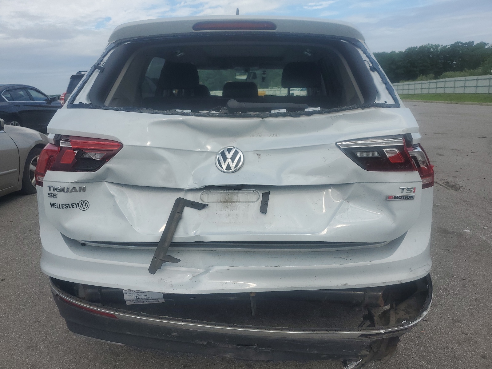 3VV2B7AX2JM188060 2018 Volkswagen Tiguan Se