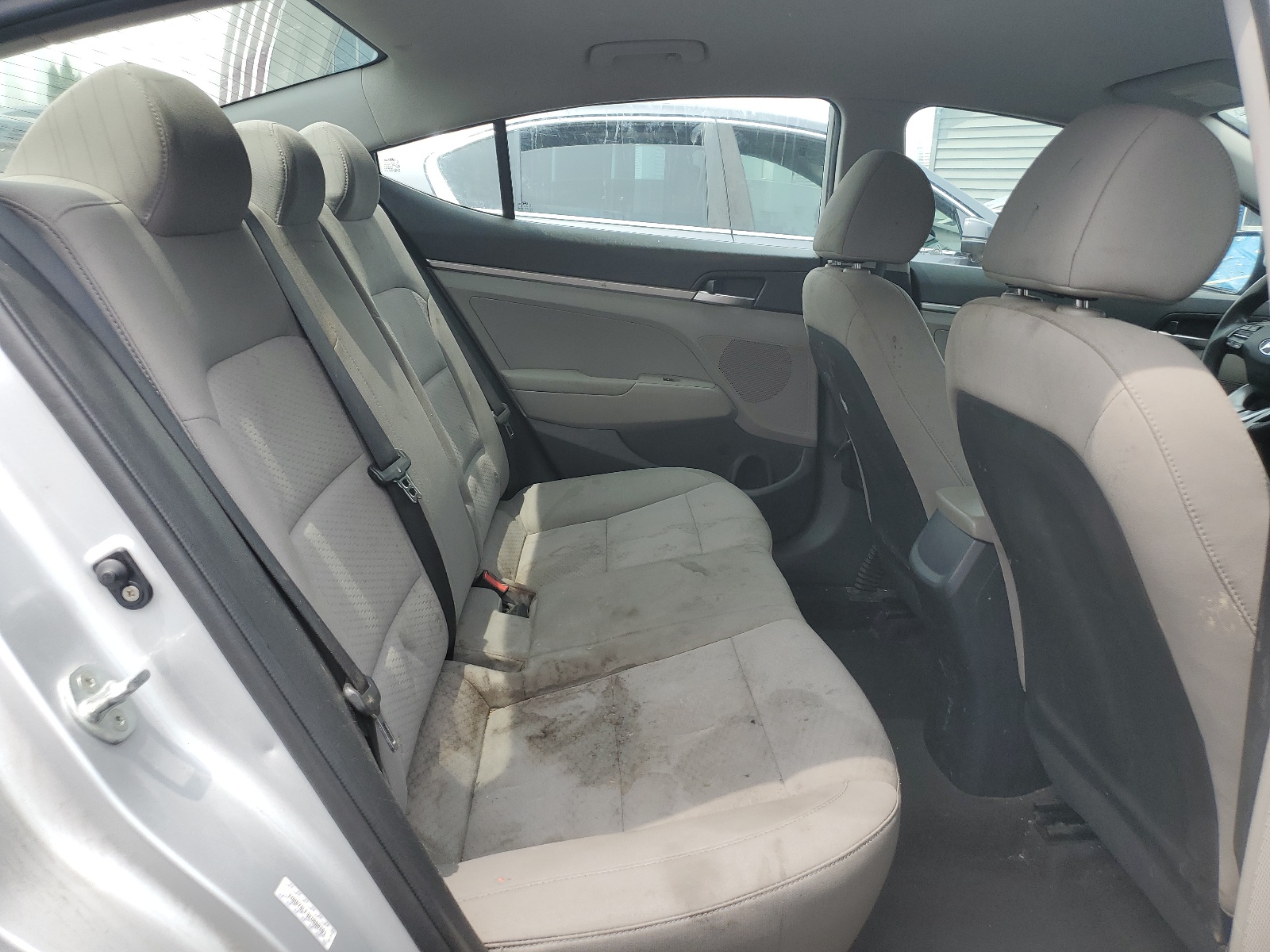 2019 Hyundai Elantra Se vin: KMHD74LF4KU888201