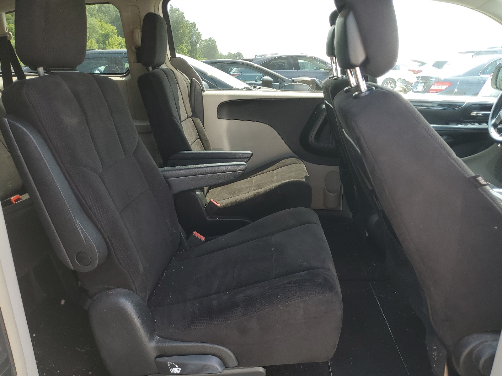 2A4RR5DG5BR649099 2011 Chrysler Town & Country Touring