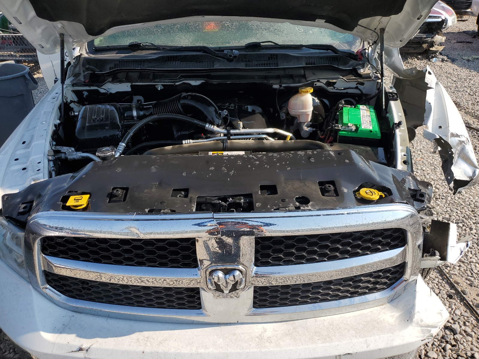 1C6RR7GT1JS148676 2018 Ram 1500 Slt